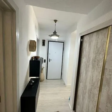 Semesterbostad Apartamento T2 Com Terraco A 100 Metros Da Praia *