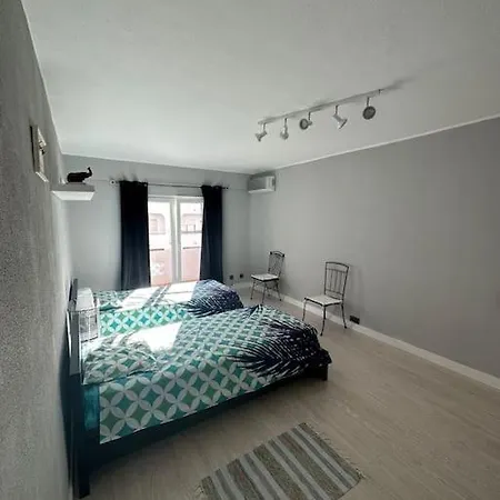 Apartamento T2 Com Terraco A 100 Metros Da Praia *
