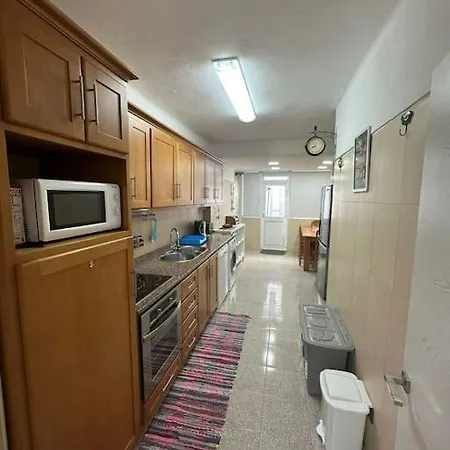 Apartamento T2 Com Terraco A 100 Metros Da Praia